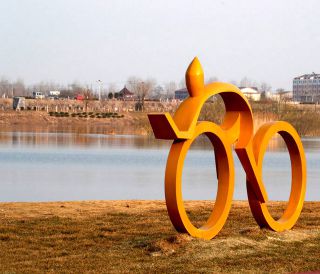 不銹鋼運(yùn)動(dòng)人物雕塑的造型