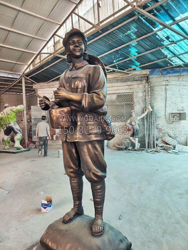 玻璃鋼仿銅女戰(zhàn)士解放軍雕塑