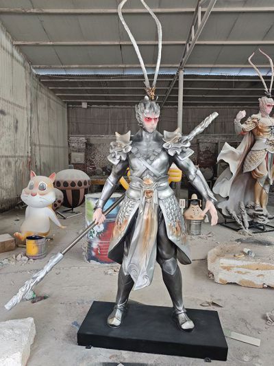 站姿斜拿棍大圣雕塑